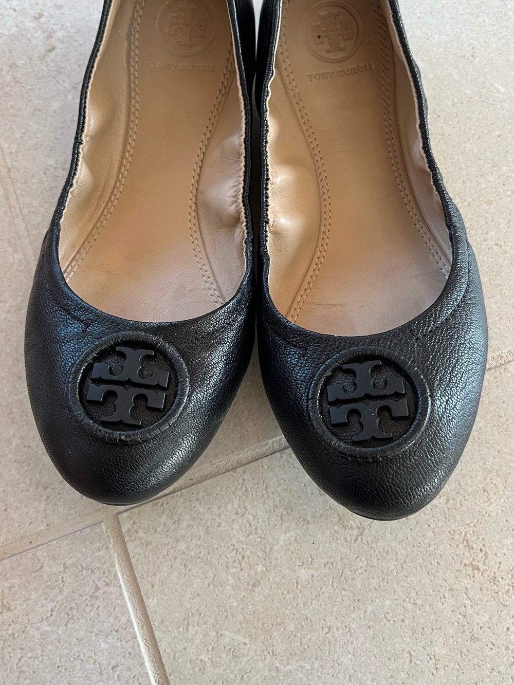 Tory Burch Black Leather Logo Round-Toe Ballet Flats - Picture 4 of 8